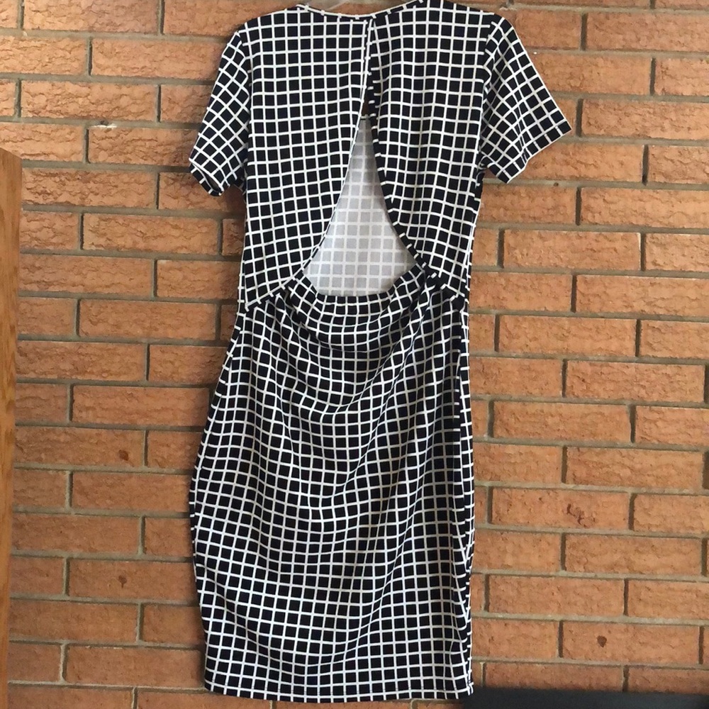 🖤FASHION TO FIGURE🖤WINDOWPANE OPEN BACK DRESS🖤 - Picture 3 of 6